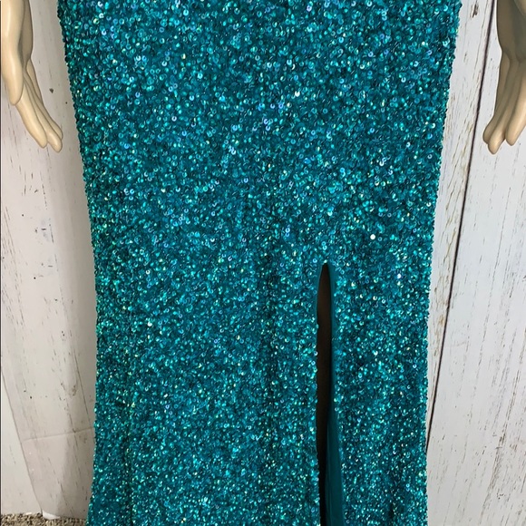 NWT Aiden Mattox Sequin V-Neck Evening Gown - Picture 5 of 15